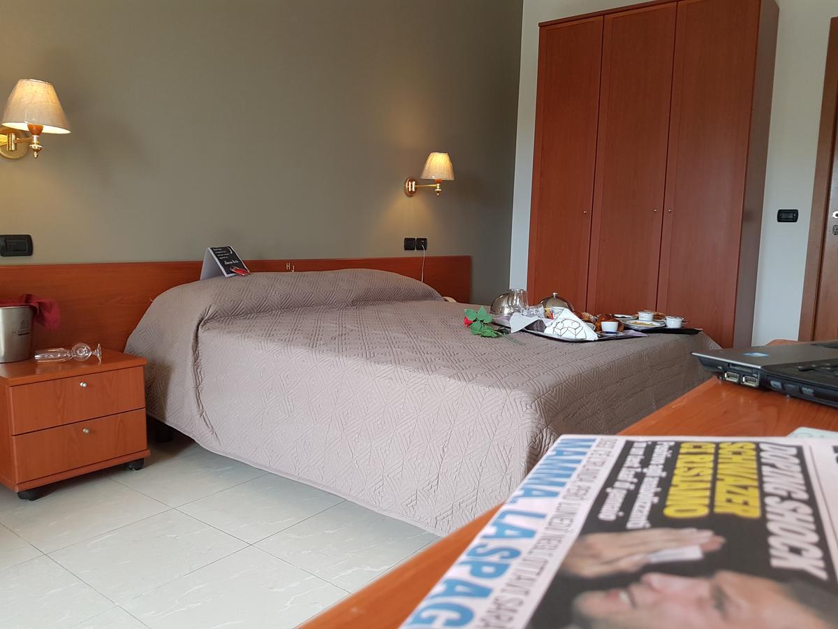 Hotel Joy Castel Volturno Szoba fotó