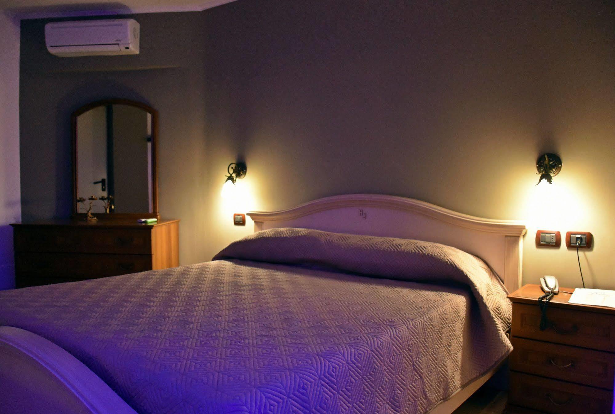 Hotel Joy Castel Volturno Kültér fotó